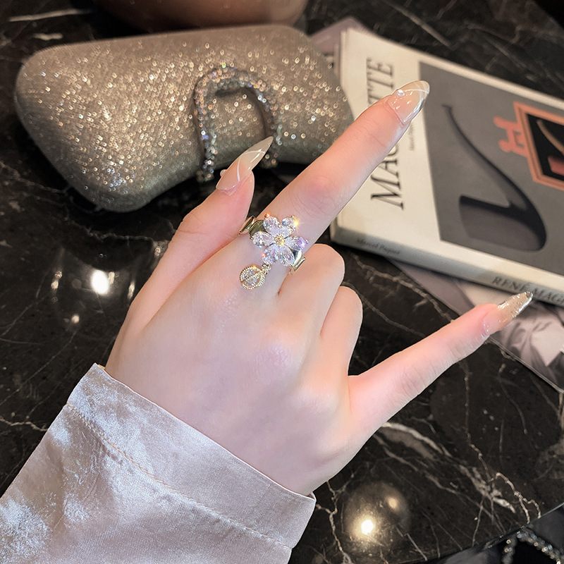 O1CN01oR8K9q1eKif7z8n6T_!!2502