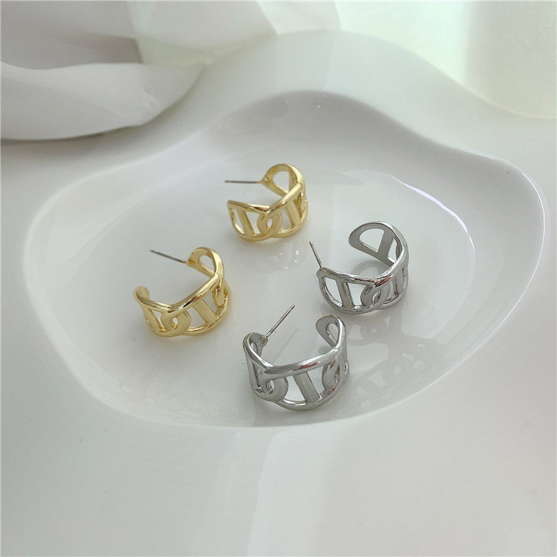 Metal C-shaped Earrings display picture 1