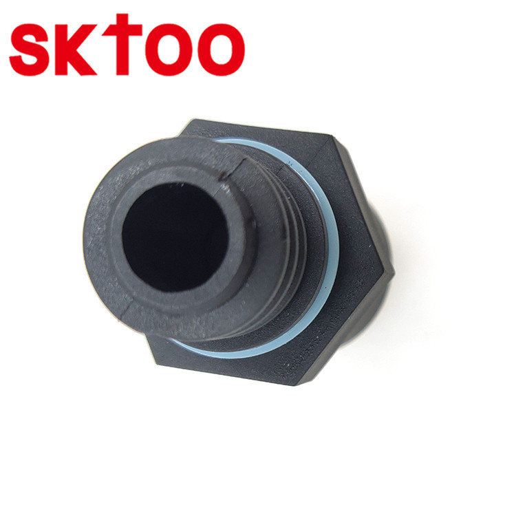 �����ڼ���JEEP����˹��300C �����Ҹǵ���PCV�� ǿ��ͨ�緧