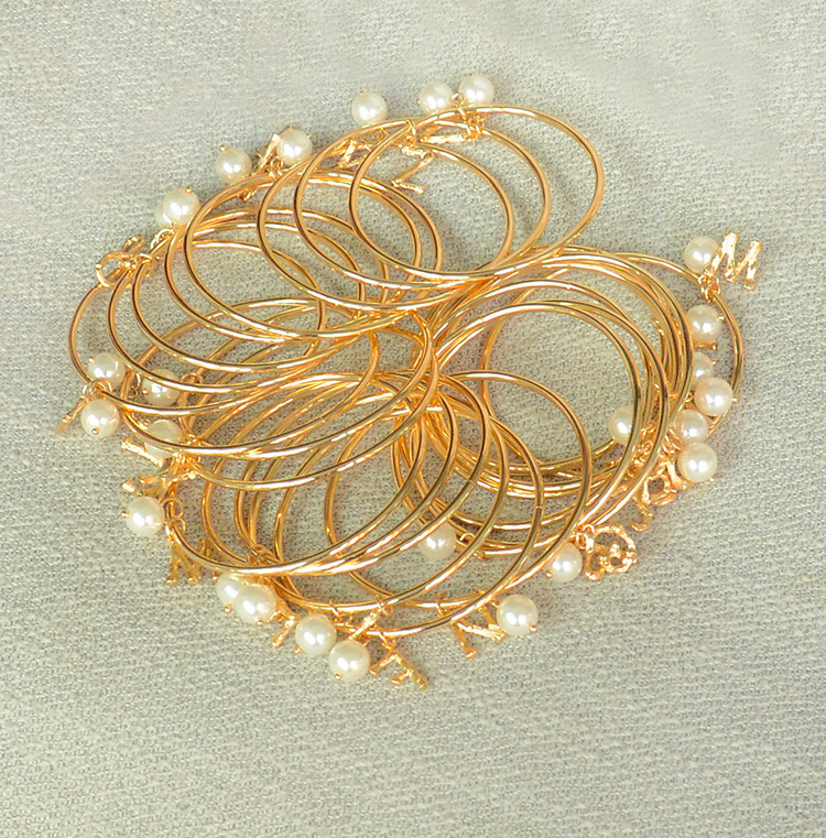 明星同款abc26个字母个性简约黄铜珍珠吊坠手镯18k真金女简约手环