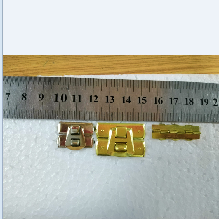 带刺锁扣 扁盒锁牌 环保小盒子五金插脚扣 插脚铰 可来图来样批发