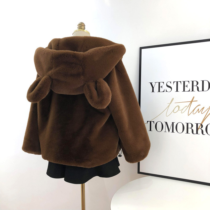 Palton damă din blană artificială cu glugă și urechi de urs_voghion.com