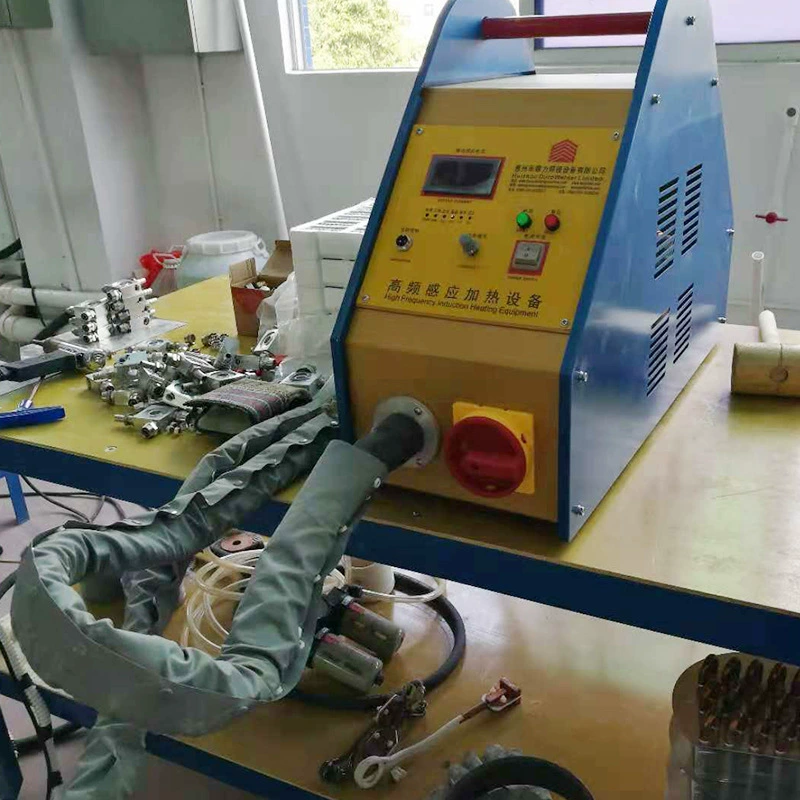 Производители оборудования для термической обработки поверхности металла продают оборудование для индукционного нагрева с открытой катушкой