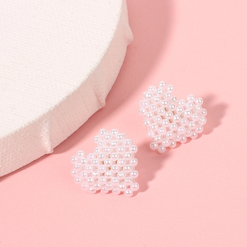 3g Weight Earrings Classification Housewarming, Anniversary, Business, Wedding, Travel, Birthday, Festival Occasion Women'S Gender Gold Color Korea Love-shaped Retro Pearl Niche Fashion Simple Earrings For Women Nihaojewelry 5