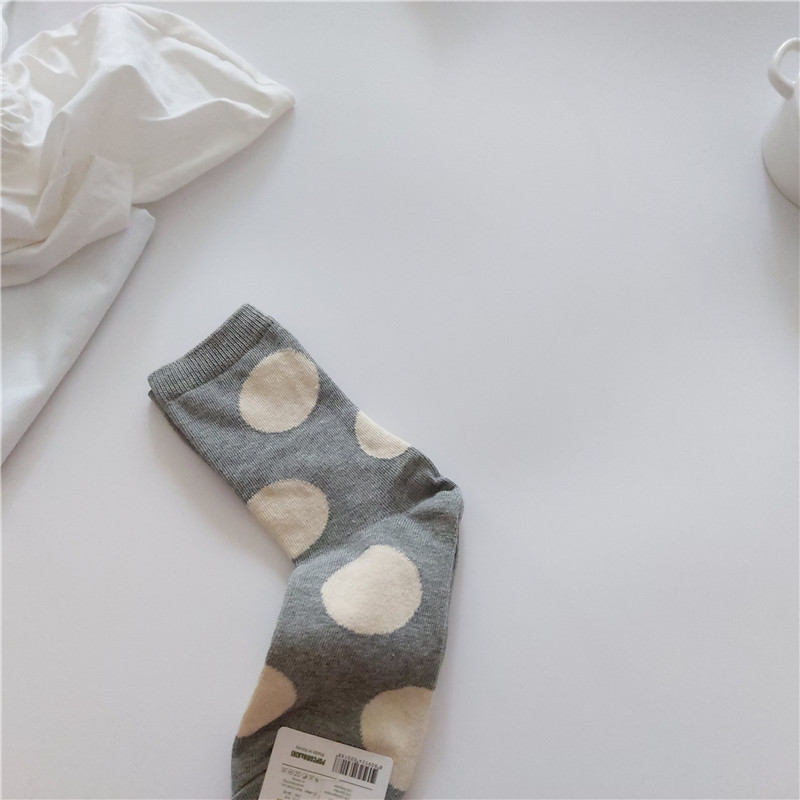 Femmes Style Simple Points Ronds Coton Crew Socks Une Paire display picture 11