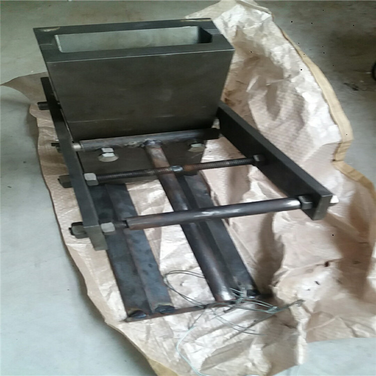 电瓶组装 制铅焊条模具