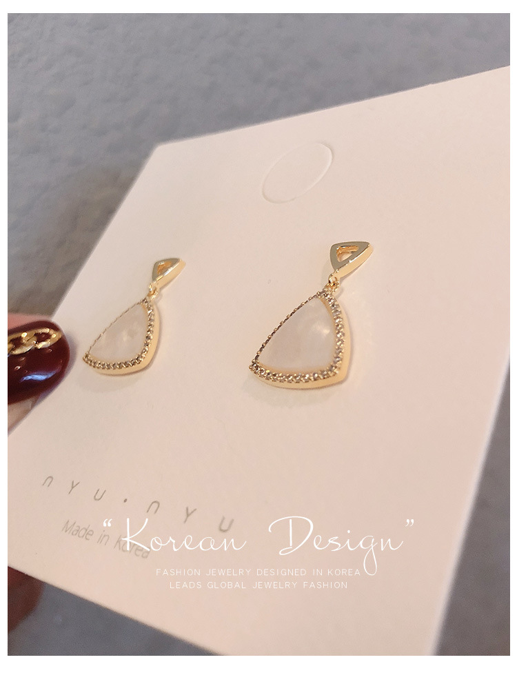 Triangle Mother-of-pearl New Trendy Exquisite Korean Alloy Women's Earrings display picture 7