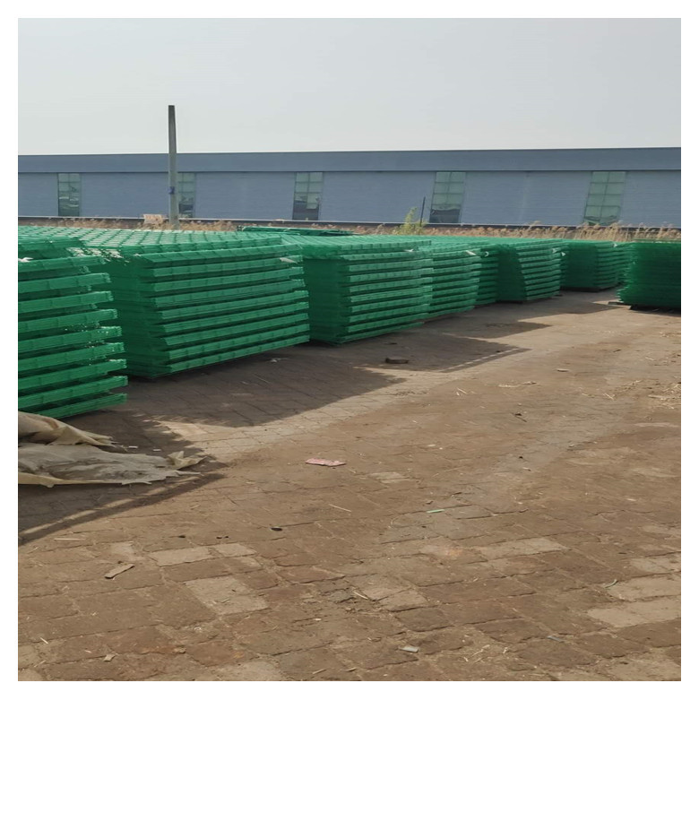 高速公路隔离双边丝护栏网厂家铁丝网围栏果园双边丝护栏网