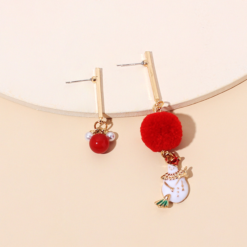 5g Weight Earrings, Ear Studs Classification Wedding, Travel Occasion Women'S Gender White, Red, Green Color Pearl Fashionable Asymmetric Red Agate Hair Ball Christmas Earrings 3