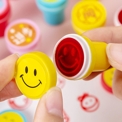 Happy Campus Tap Water Children's Small Seal, Parent and Teacher Encouragement and Comment Medal, Kindergarten Gift