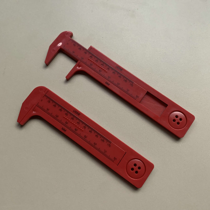 厂家直销0-80MM塑料游标卡尺 纽扣测量尺 辅料卡尺 服装辅料尺