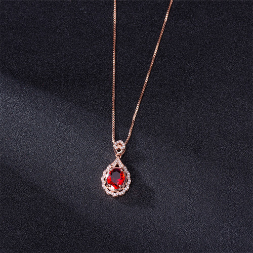 Korean style light luxury necklace for women, flower-shaped ruby ​​pendant, micro-set pendant, niche design clavicle chain necklace