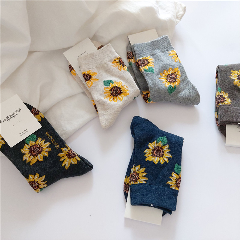 Women's Casual Sunflower Cotton Printing Crew Socks A Pair display picture 2