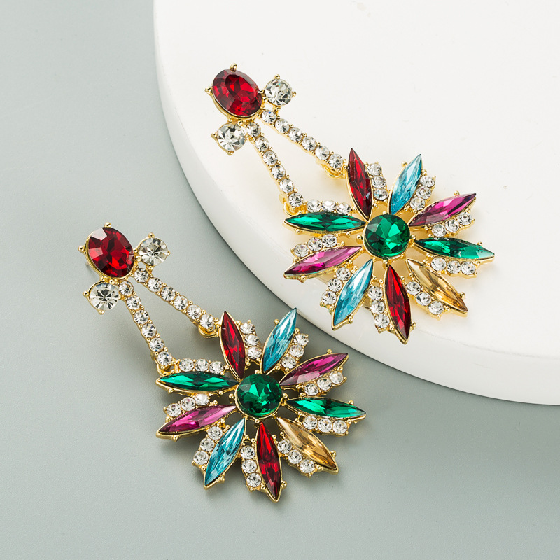 Nihaojewelry Mode Couleur Strass Fleur Alliage Boucles D&#39;oreilles Bijoux En Gros display picture 3