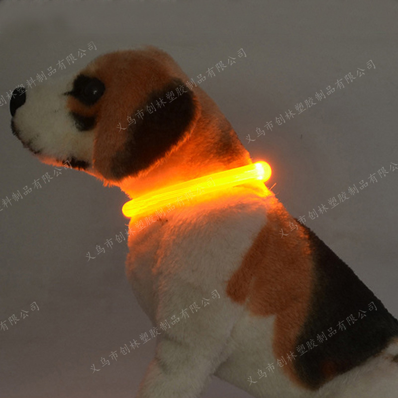 Glowing choker with usb charger