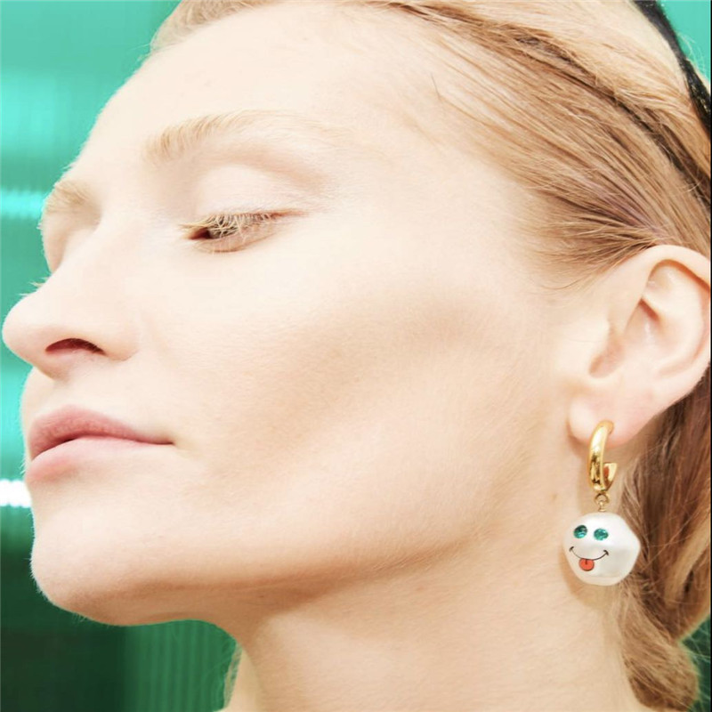 Fashion Style Fun Shaped Pearl Half Circle Earrings Cute Smiley Earrings Wholesale Nihaojewelry display picture 2