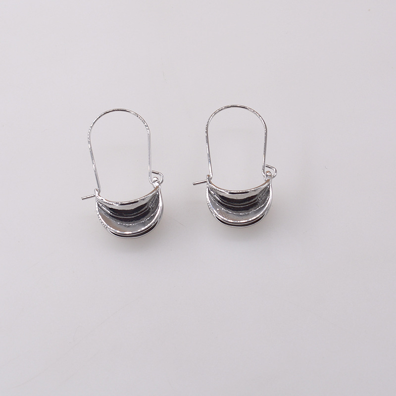 New Wave Irregular Arc Earrings Wild Temperament Earrings Niche Design Wholesale Nihaojewelry display picture 8