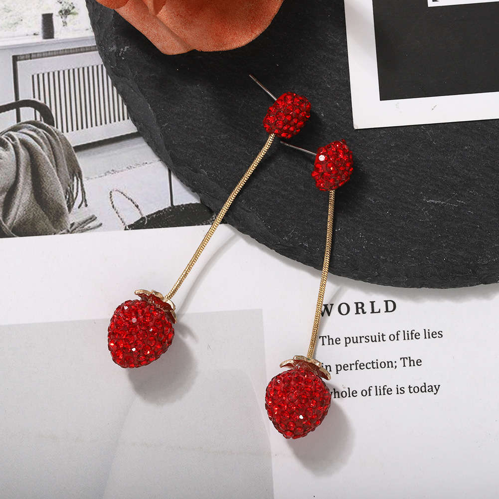 New Diamond Long Strawberry Earrings Female New Fashion Sweet Cute Earrings display picture 5