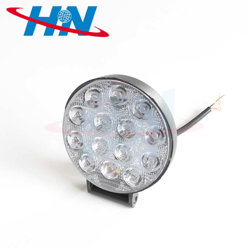 Accesorios para el automóvil Vehículo de ingeniería pesada LED resalte luz de trabajo luz modificada vehículo todoterreno luz 10-80V