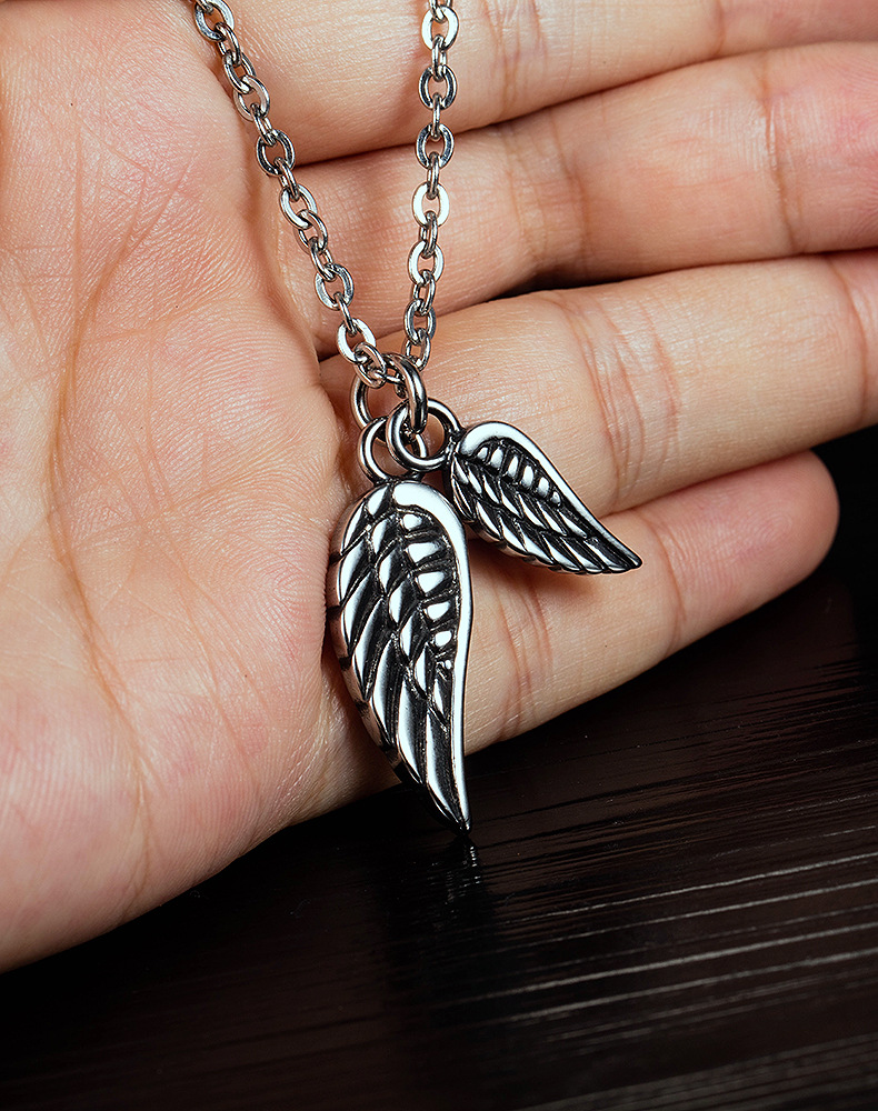 Hot Sale Men's Feather Necklace Hip-hop Trend Titanium Steel Angel Wings Necklace Wholesale display picture 2