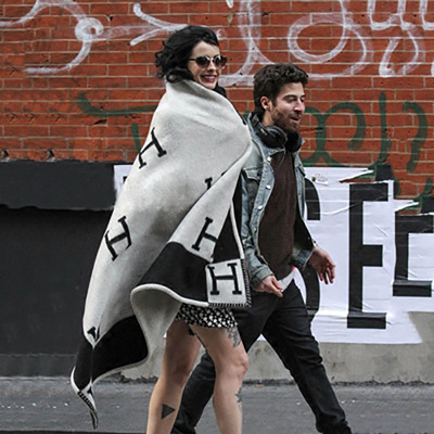 ins亚马逊字母H羊毛空调毯子保暖加大加厚飞行羊绒毛毯空调毯子|ms