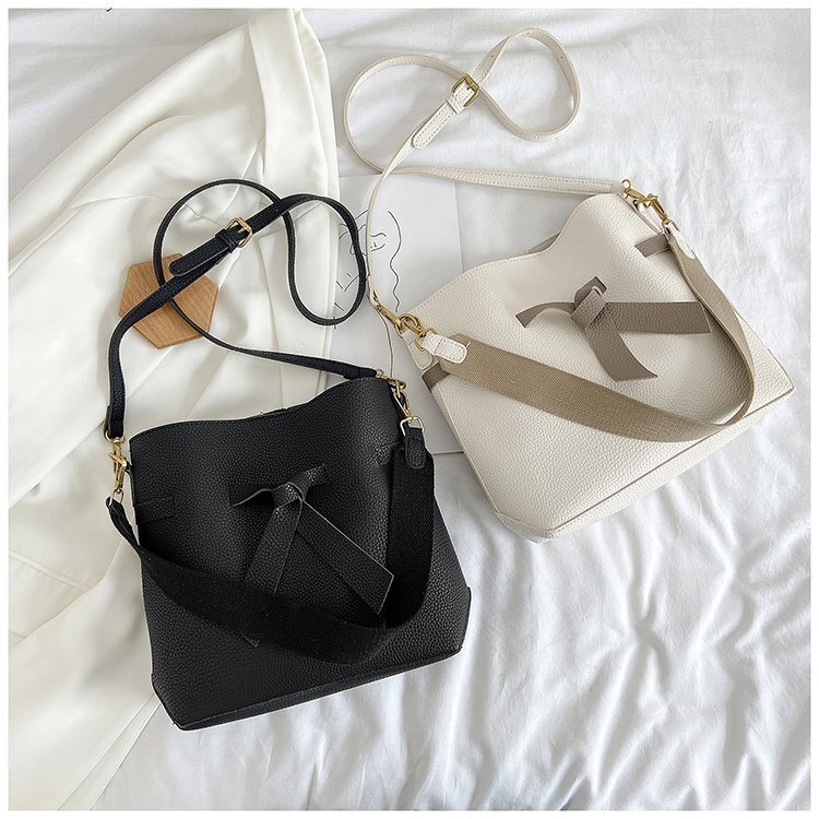 Bolso De Hombro Simple De Moda display picture 13