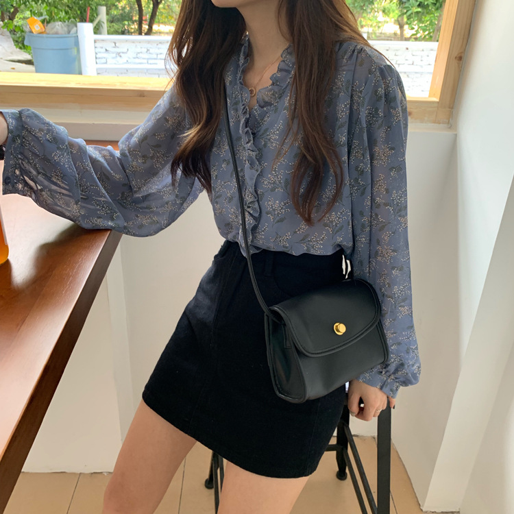 The 2022 new style of Korean-style, gentle and stylish floral chiffon sweater for women, long-sleeved base layer and puffed sleeve top pic 18