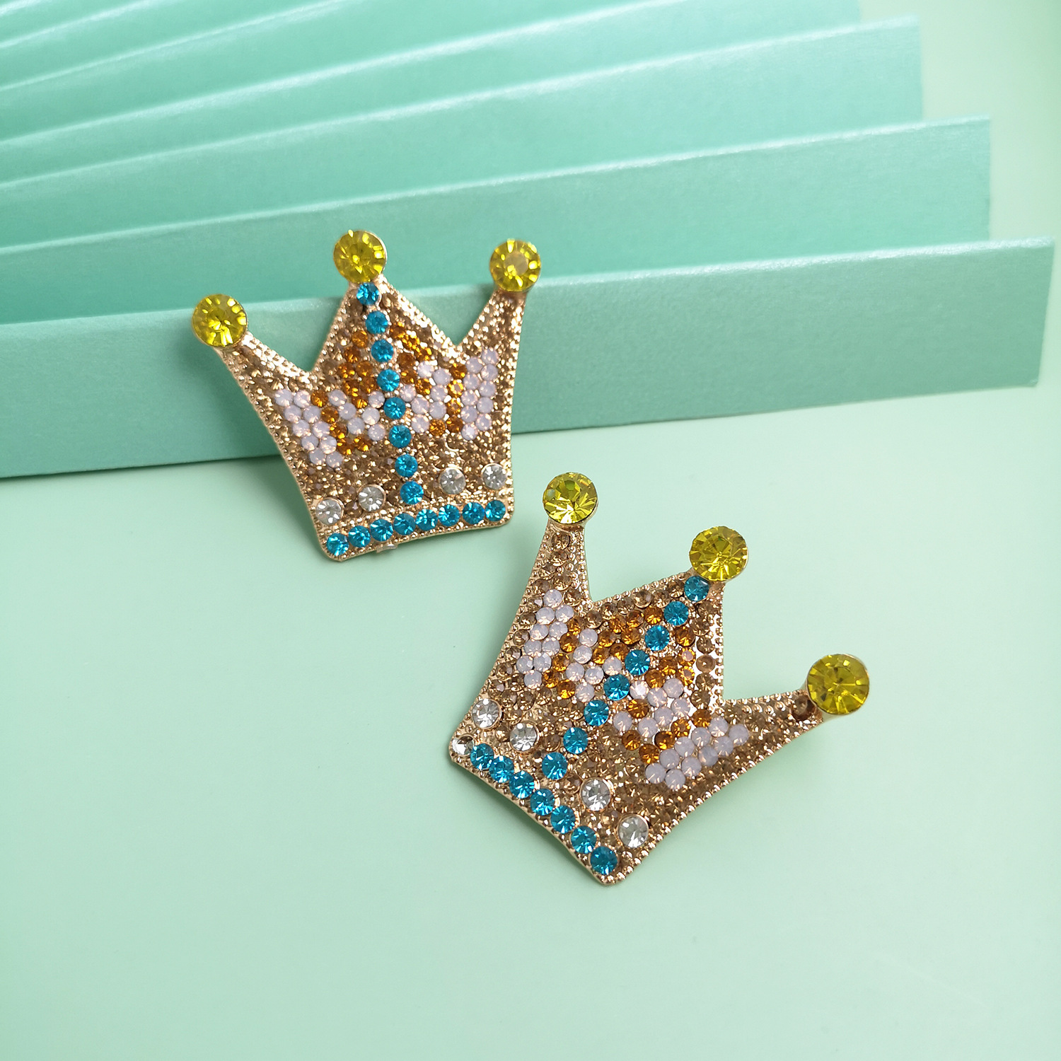Fashion New  Crown  For Women Full Of  Diamond Cute Simple  Earrings  Nihaojewelry Wholesale display picture 11