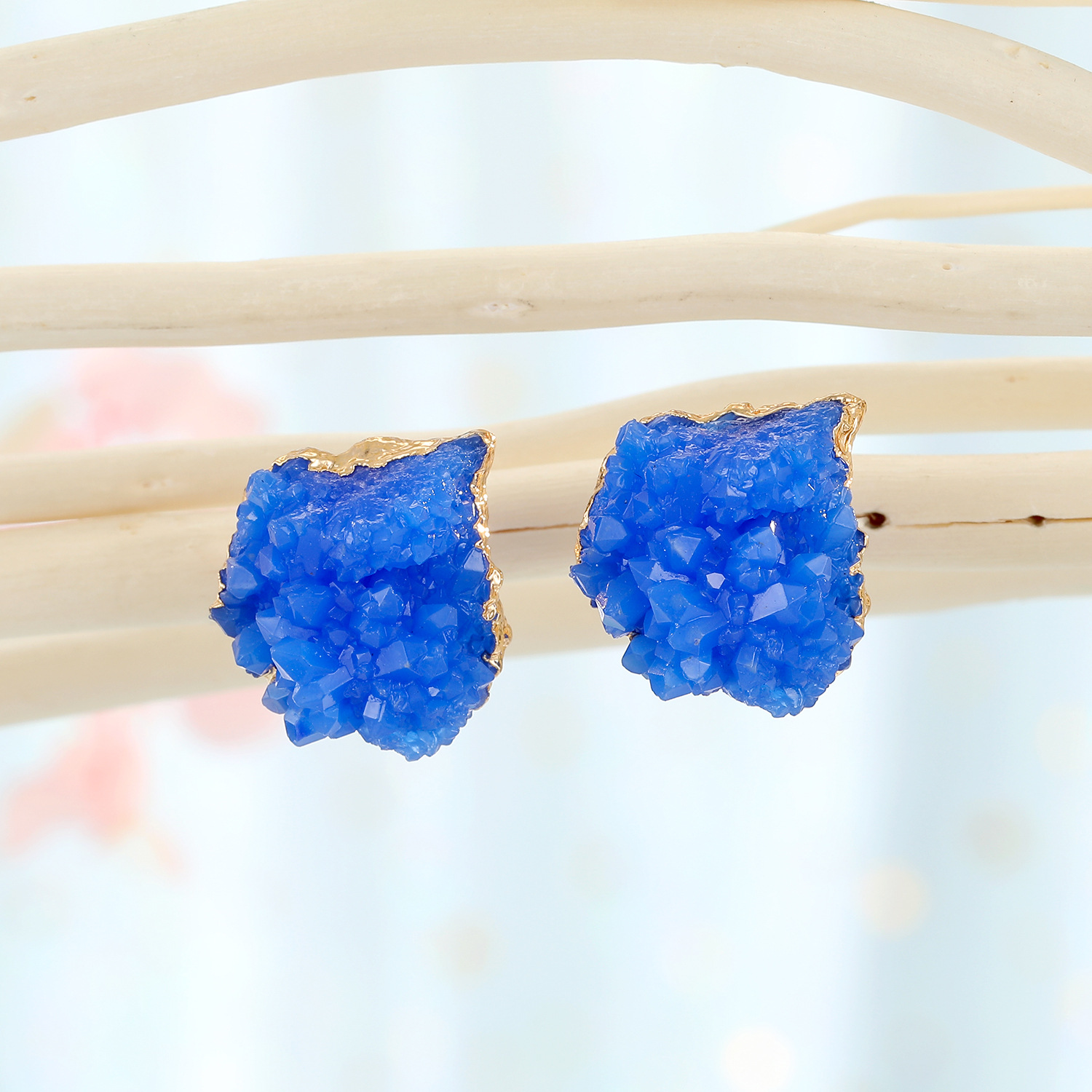 New Imitation Crystal Bud Irregular Earrings Geometric Imitation Natural Stone Earrings Resin Earrings Wholesale Nihaojewelry display picture 8