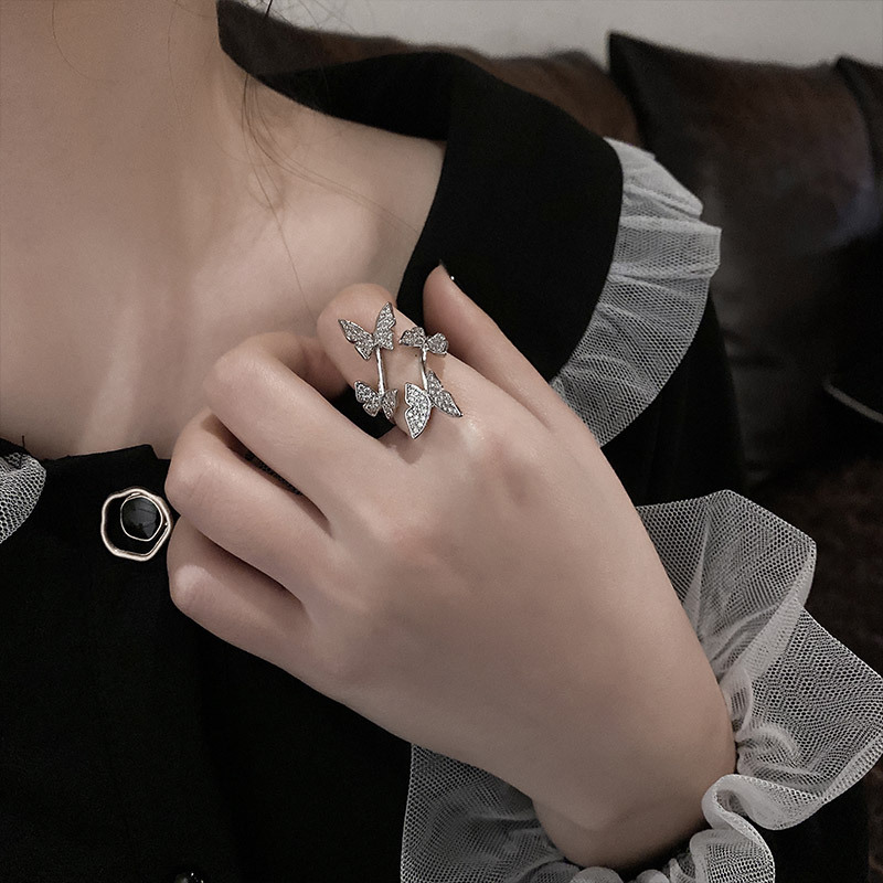 Elegant design ring with zircon