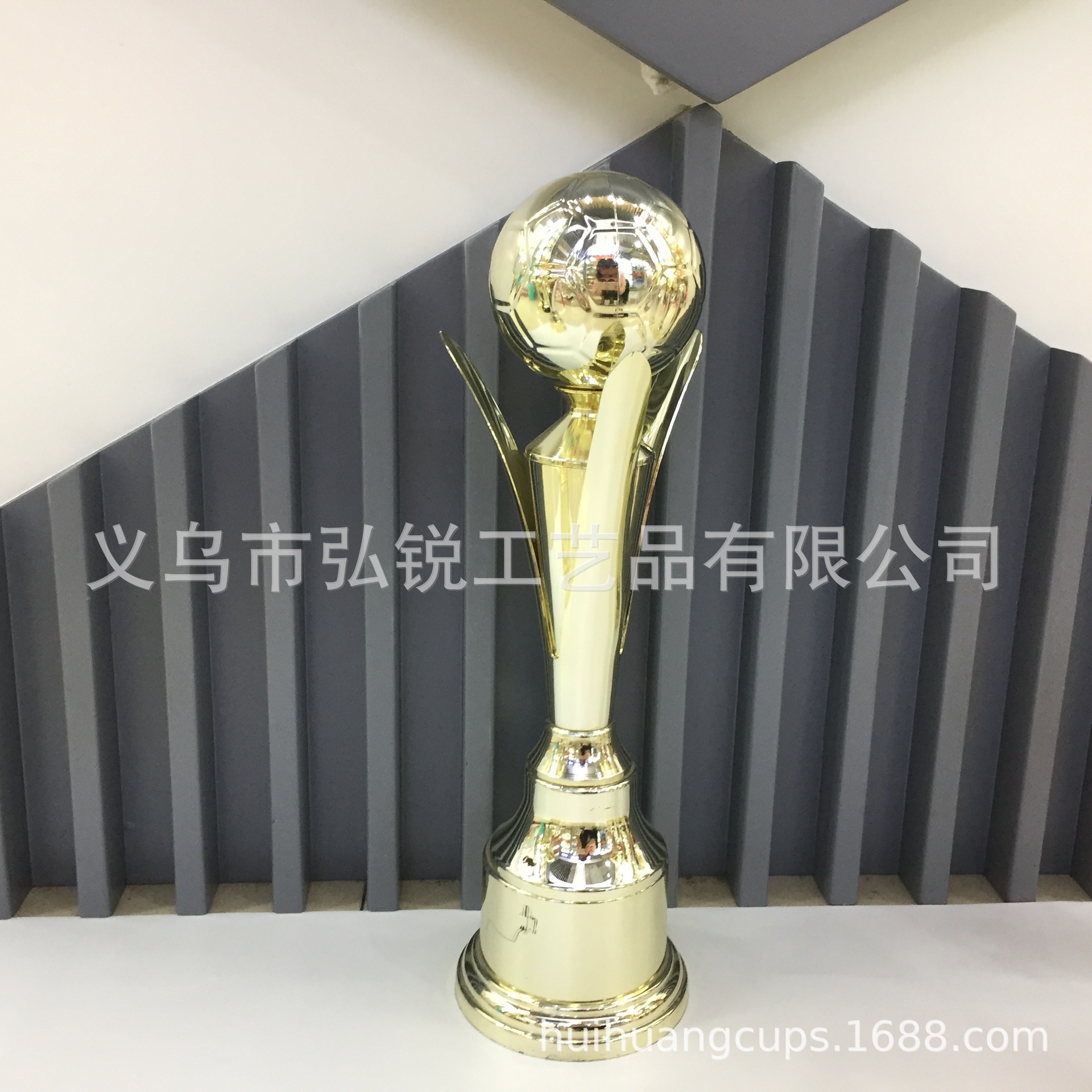 Hot-selling wholesale football plastic trophies, sports competition children's prizes, commemorative awards, and creative customizable logos detail image 5