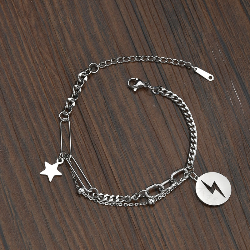 Hip-hop Five-pointed Star Niche Retro Stainless Steel Round  Pendant Bracelet display picture 5