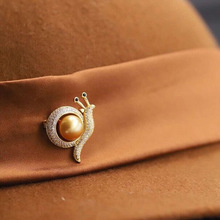 厚镀金新款时尚创意蜗牛胸针 欧美潮流微镶金色金贝珠帽子配饰