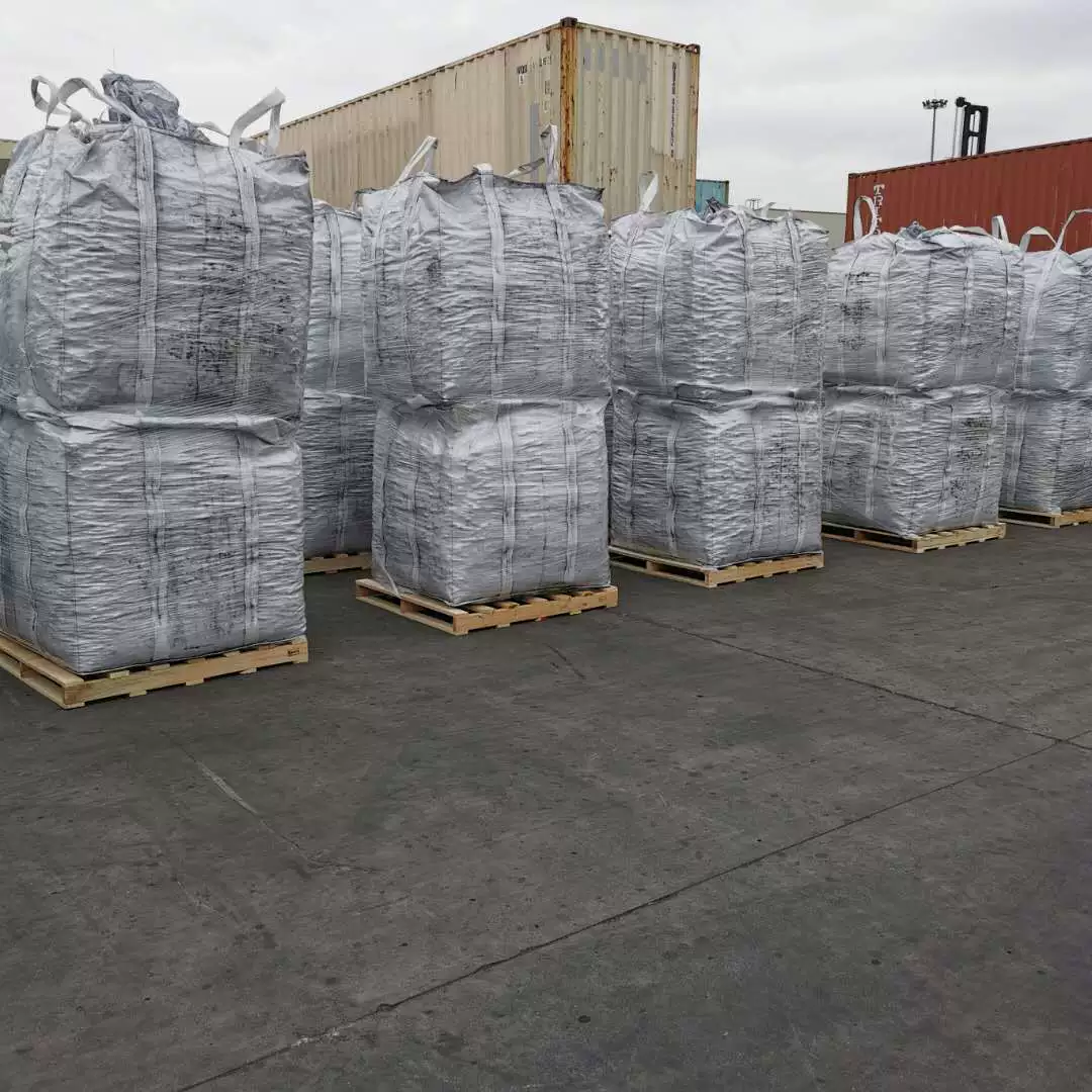 Карбонизирующий реагент для нефтяного кокса доступен в больших количествах, в различных спецификациях и размерах частиц, полуграфитизированный низкосульфидный игольчатый кокс.