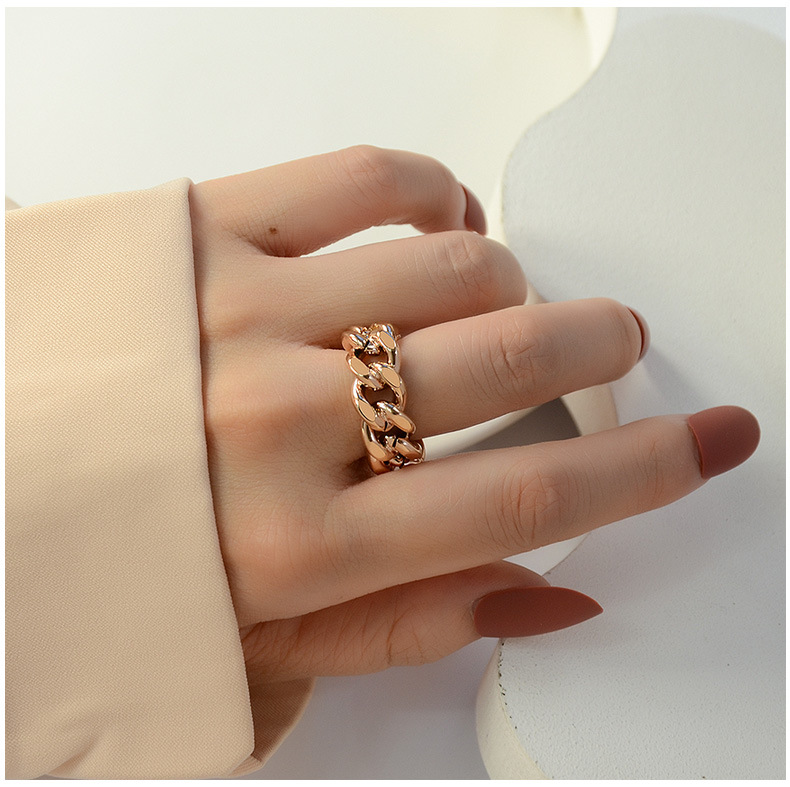 Retro Simple Chain Hollow Twist Open Titanium Steel Rings Wholesale display picture 9