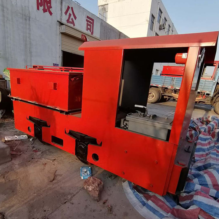 宏图厂家供应抚顺矿用5吨蓄电池电机车 厂家负责安装 无后顾之忧