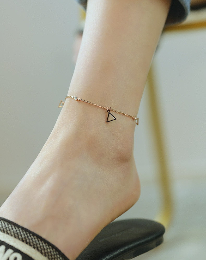 Simple Geometric  Korea Hollow Triangle Titanium Steel Anklet display picture 6