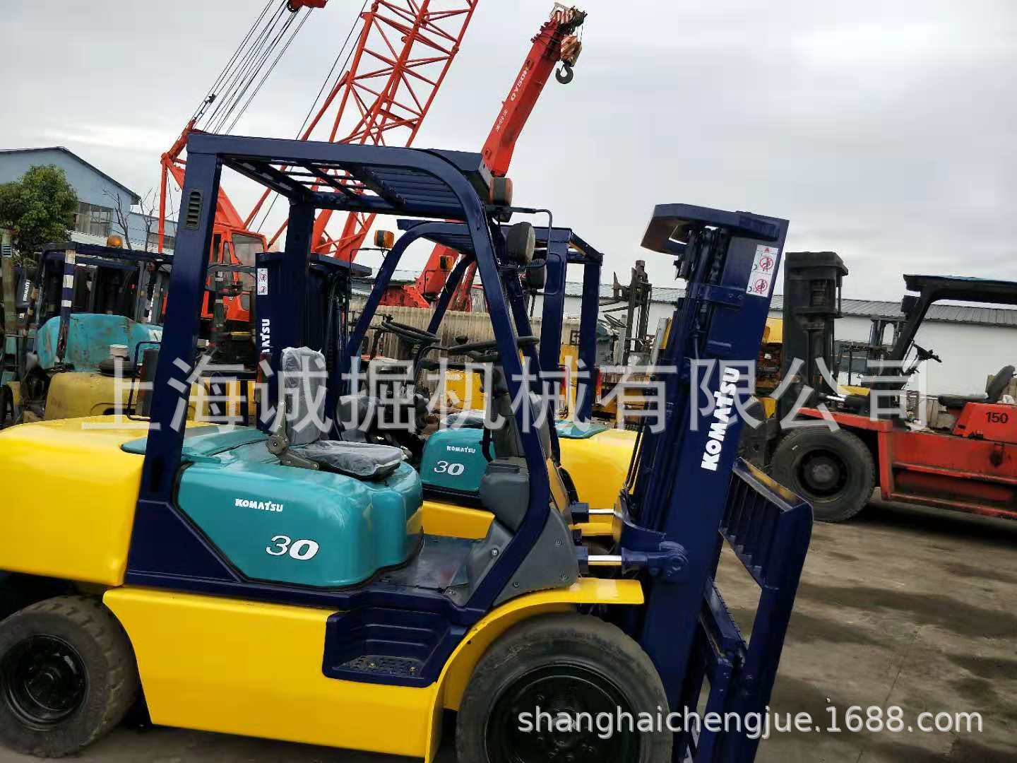 二手小松3吨3节门架 带中缸 内燃式叉车