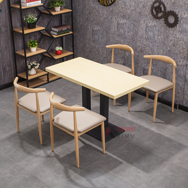 테이블 1 개, 의자 4 개, (통나무) 그레이 쿠션 1 개