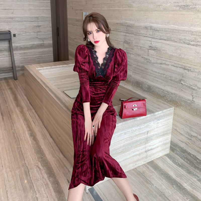 秋冬裙子2020年新款女装气质法式复古洋气轻熟风金丝绒连衣裙4518