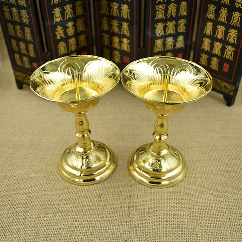 Manufacturer wholesale alloy lotus candlestick ornaments a pair of candle holders candle cups offering supplies metal candlesticks retro