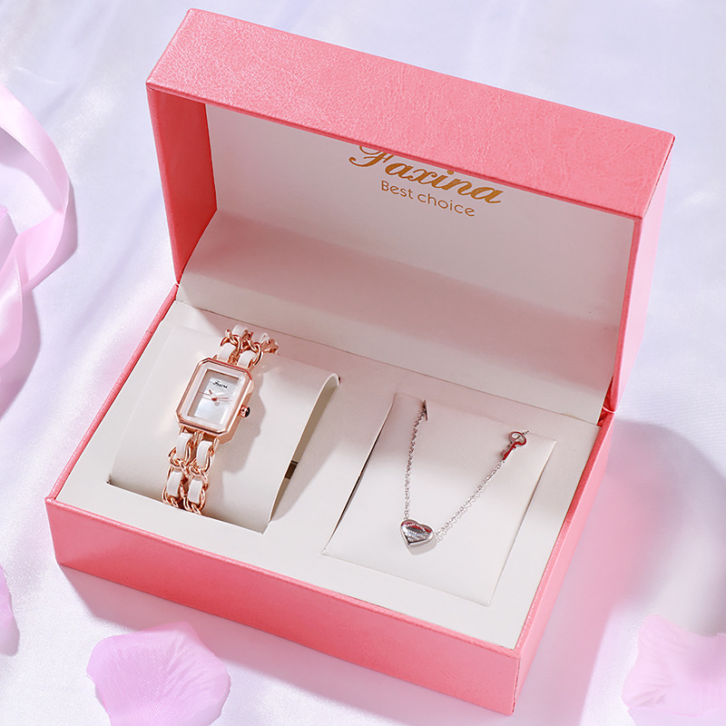 2020新款手鏈表小香風時尚方形女士手表簡約防水手表抖音直播代發