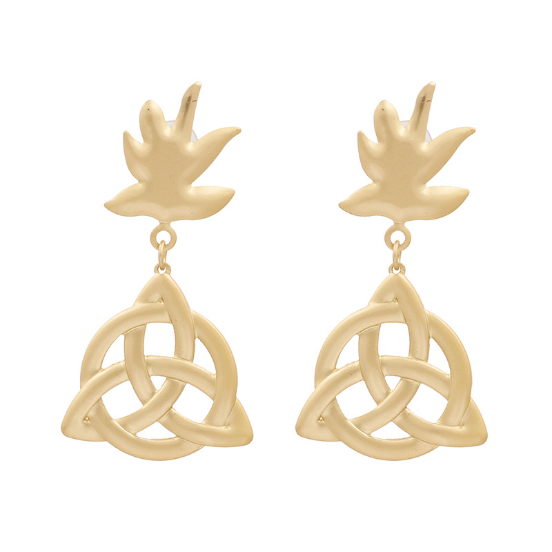 New Fashion Metal Pineapple Shape Earrings Retro Simple Gold Alloy Earrings Wholesale display picture 7