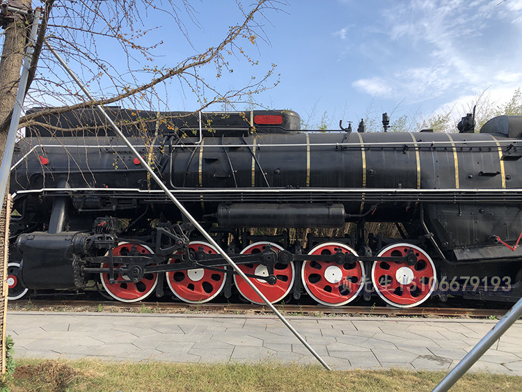 復古蒸汽鳴笛火車 復古火車頭 退役綠皮火車頭模型