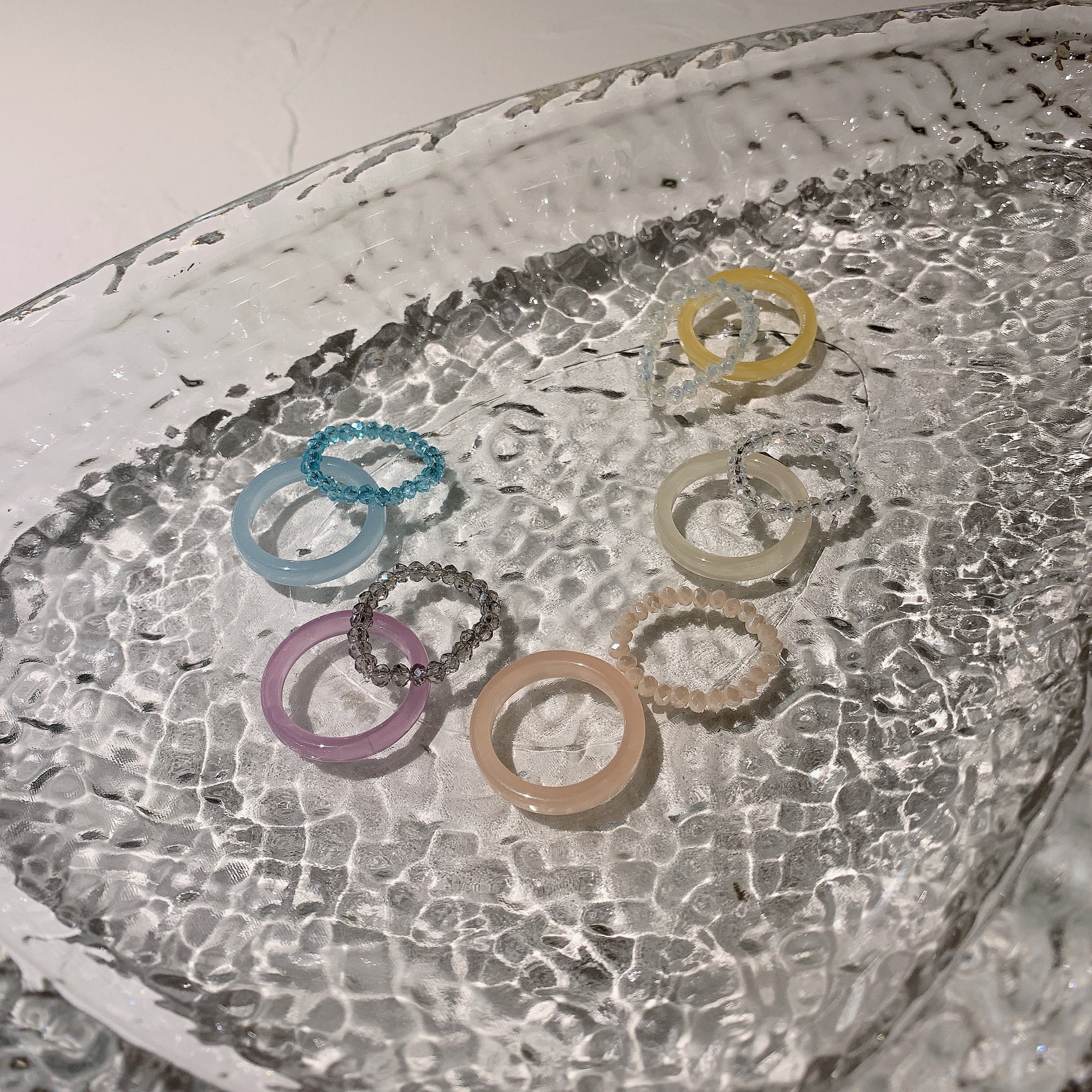Retro elastic universal ring