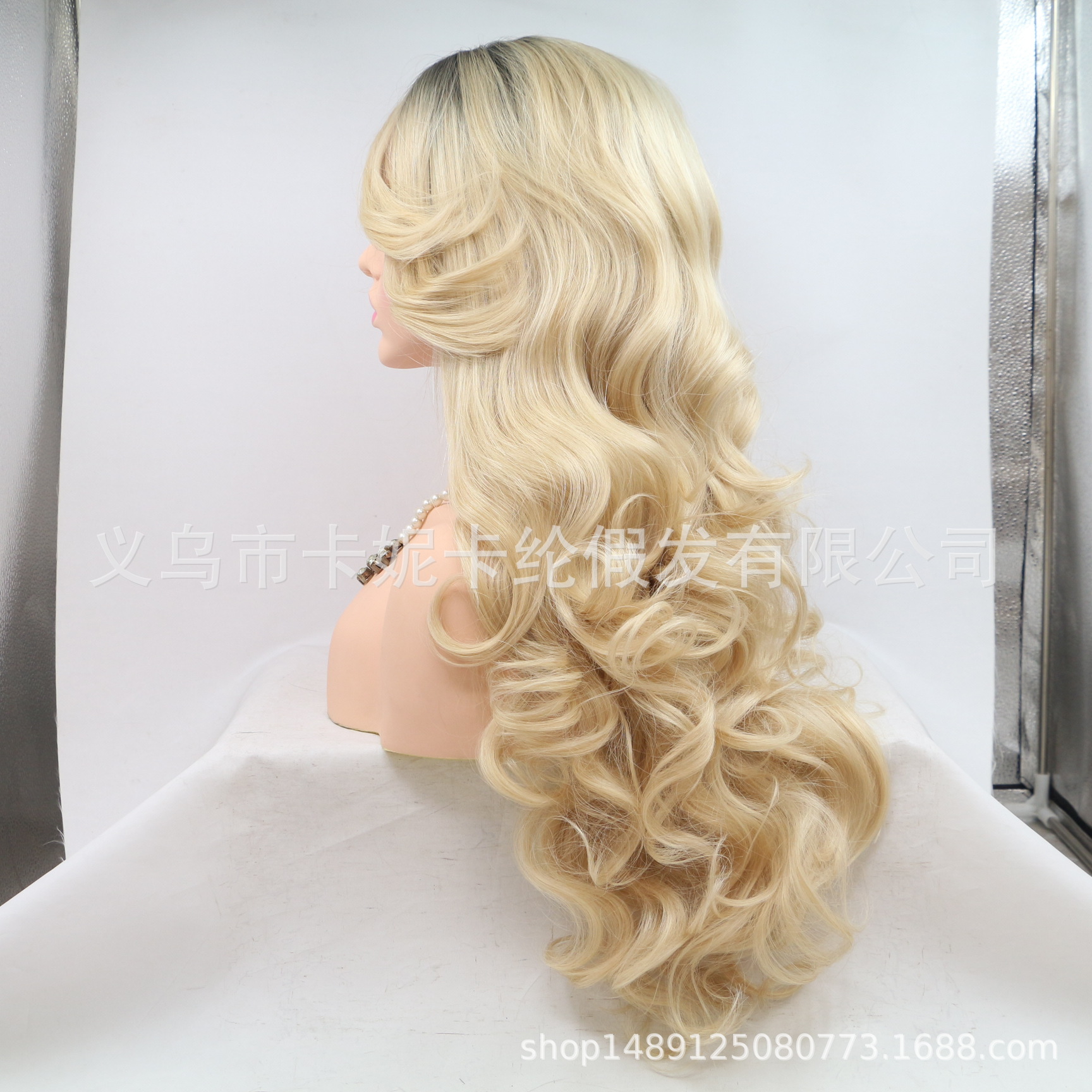 Peluca de fibra química de pelo largo y rizado de moda europea y americana, tocado de mujer, funda de pelo de encaje al por mayor