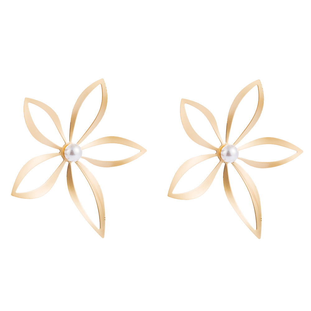 Fashion Hollow Alloy Flower Earrings Female Pearl Earrings display picture 6