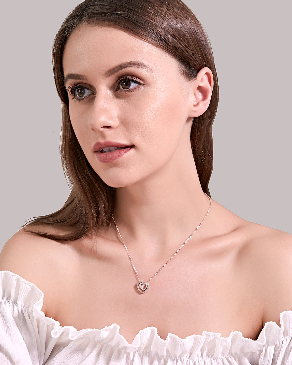 New Necklace Double Love Necklace Full Diamond Hollow Crystal Double Heart Pendant Clavicle Chain Jewelry Wholesale Nihaojewelry display picture 2