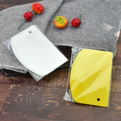 Trapezoidal plastic scraper, rice roll scraper, flour scraper, dough cutter, kitchen utensils, baking spatula tool