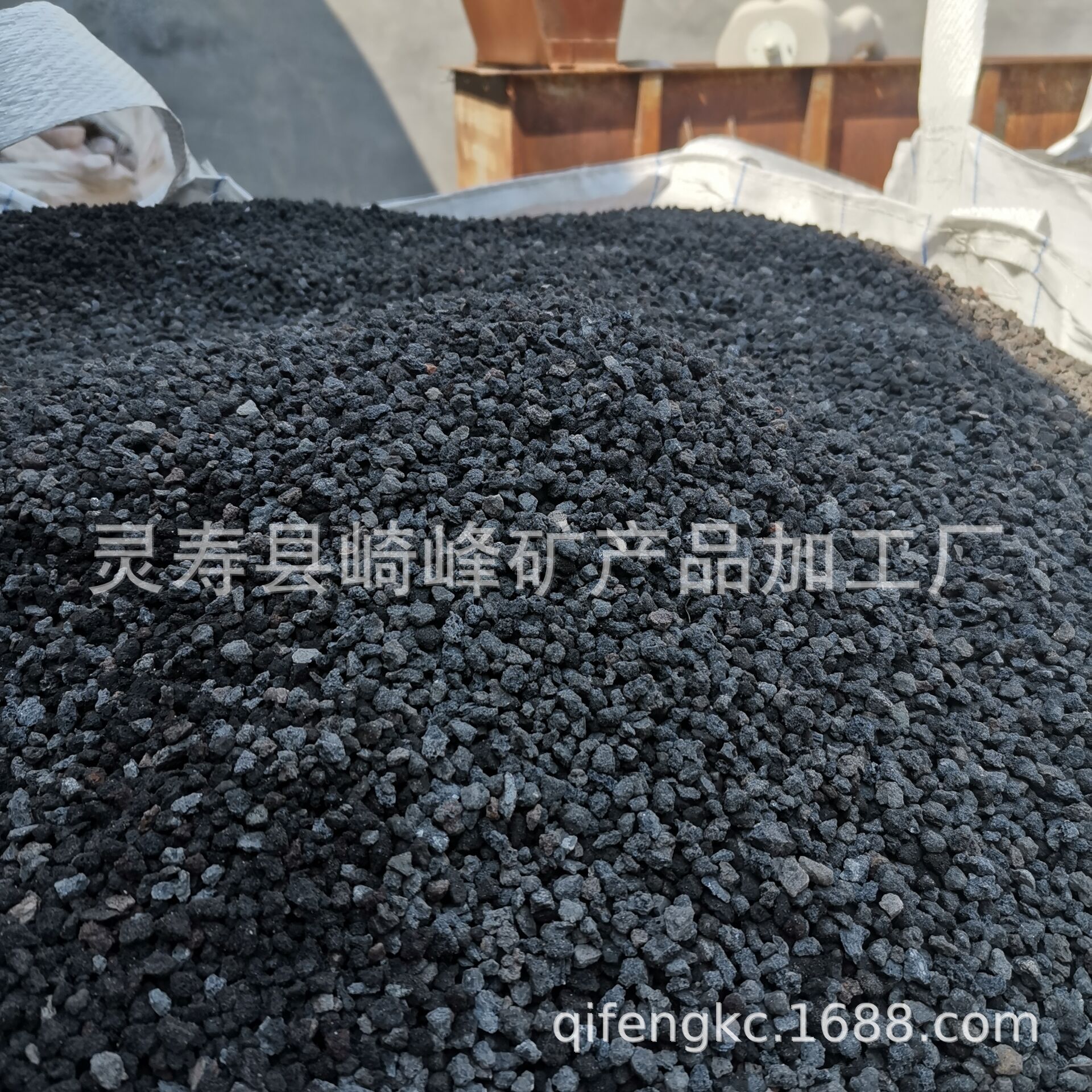 供应园艺火山石颗粒 水族造景用各种型号火山石